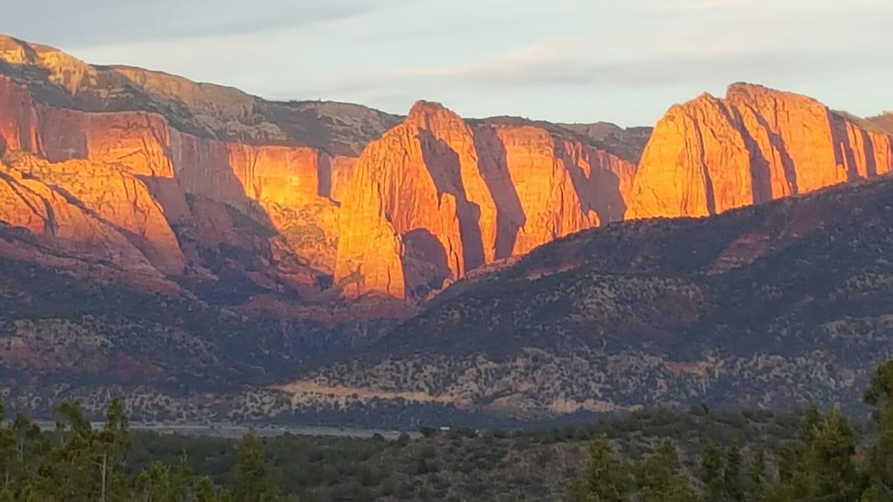 Harmony Belle At Kolob Canyon Bed & Breakfast New Harmony Eksteriør bilde